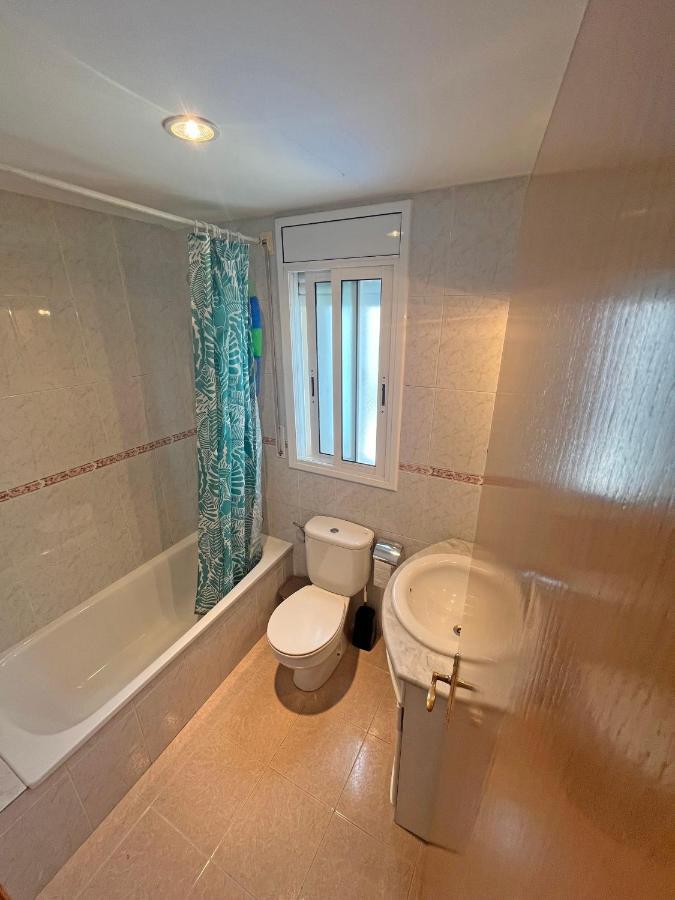 Casa En Vilafortuny Con Barbacoa Piscina Comunitaria กัมบริลส์ ภายนอก รูปภาพ